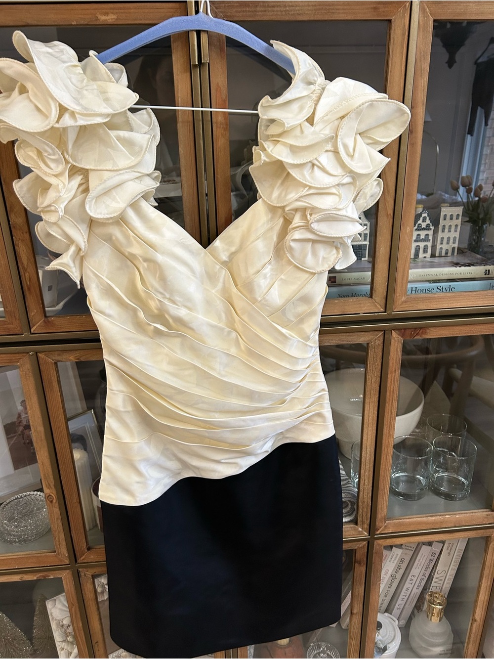 Vintage Joseph Ribkoff Ivory Ruffle V-Neck Colorblock Dress - Picture 3 of 13
